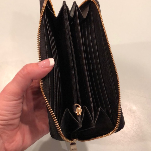 Nearly New Coach Wallet - Picture 6 of 6